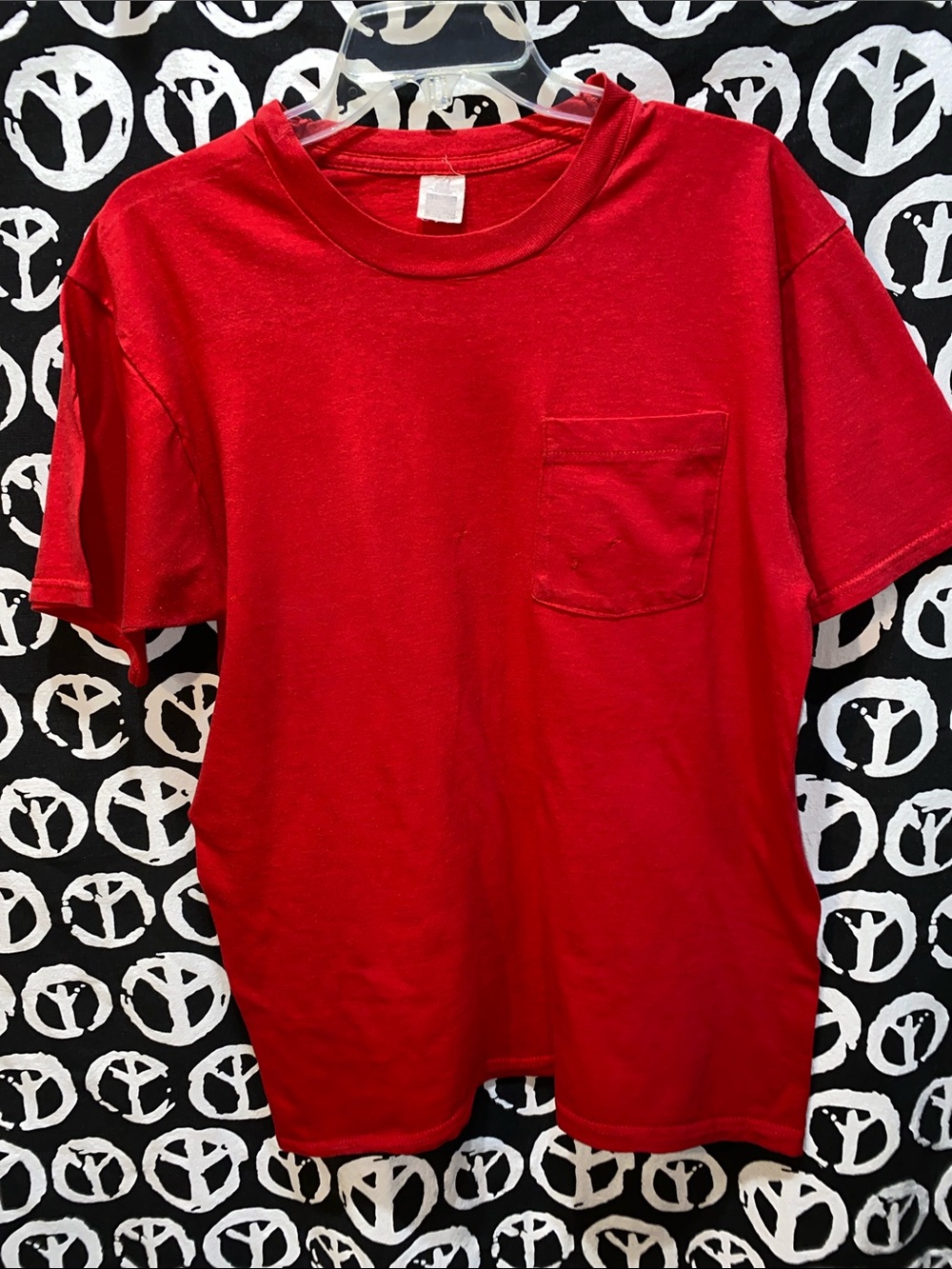 RED TEE SHORT SLEEVE SZ L